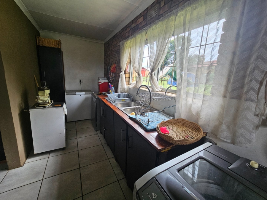 8 Bedroom Property for Sale in Potchefstroom Rural North West